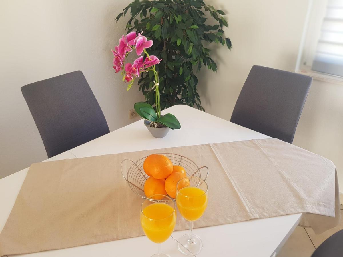 Apartman Mia With Pool1 Split Zewnętrze zdjęcie