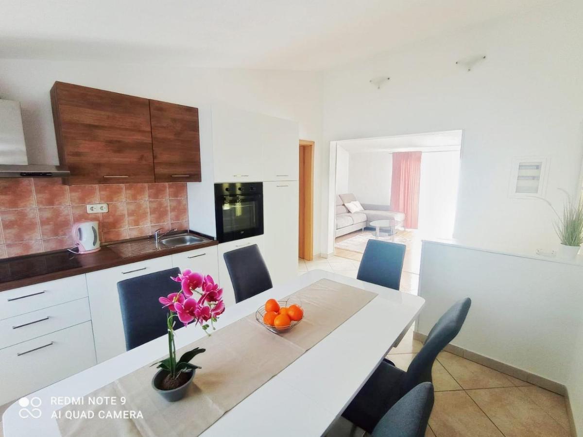 Apartman Mia With Pool1 Split Zewnętrze zdjęcie