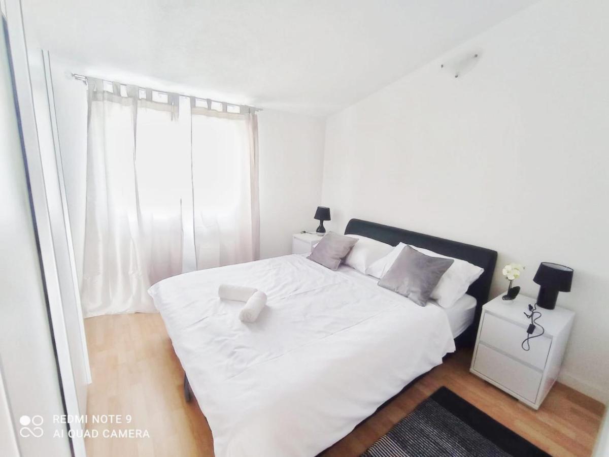 Apartman Mia With Pool1 Split Zewnętrze zdjęcie