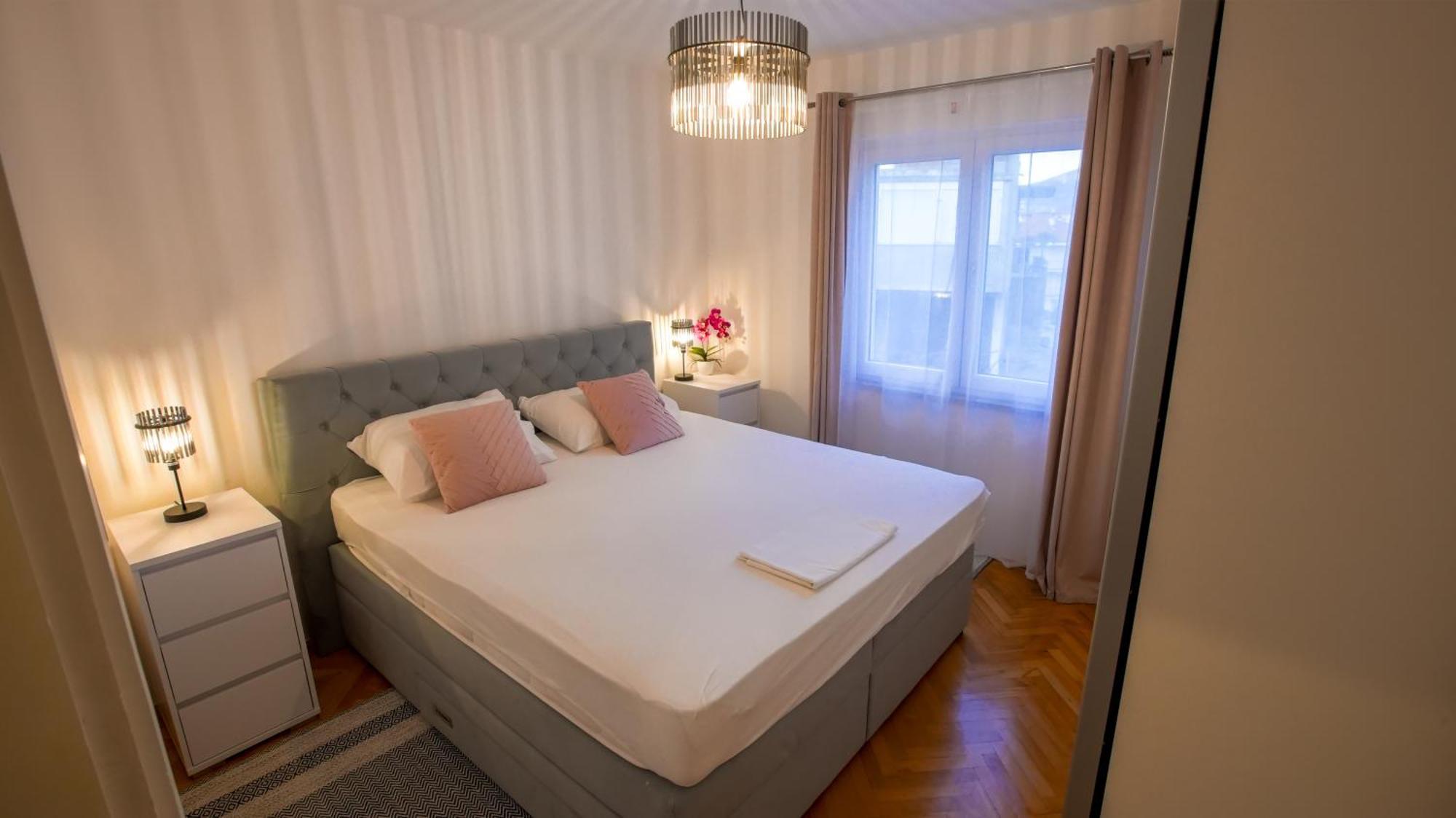 Apartman Mia With Pool1 Split Zewnętrze zdjęcie