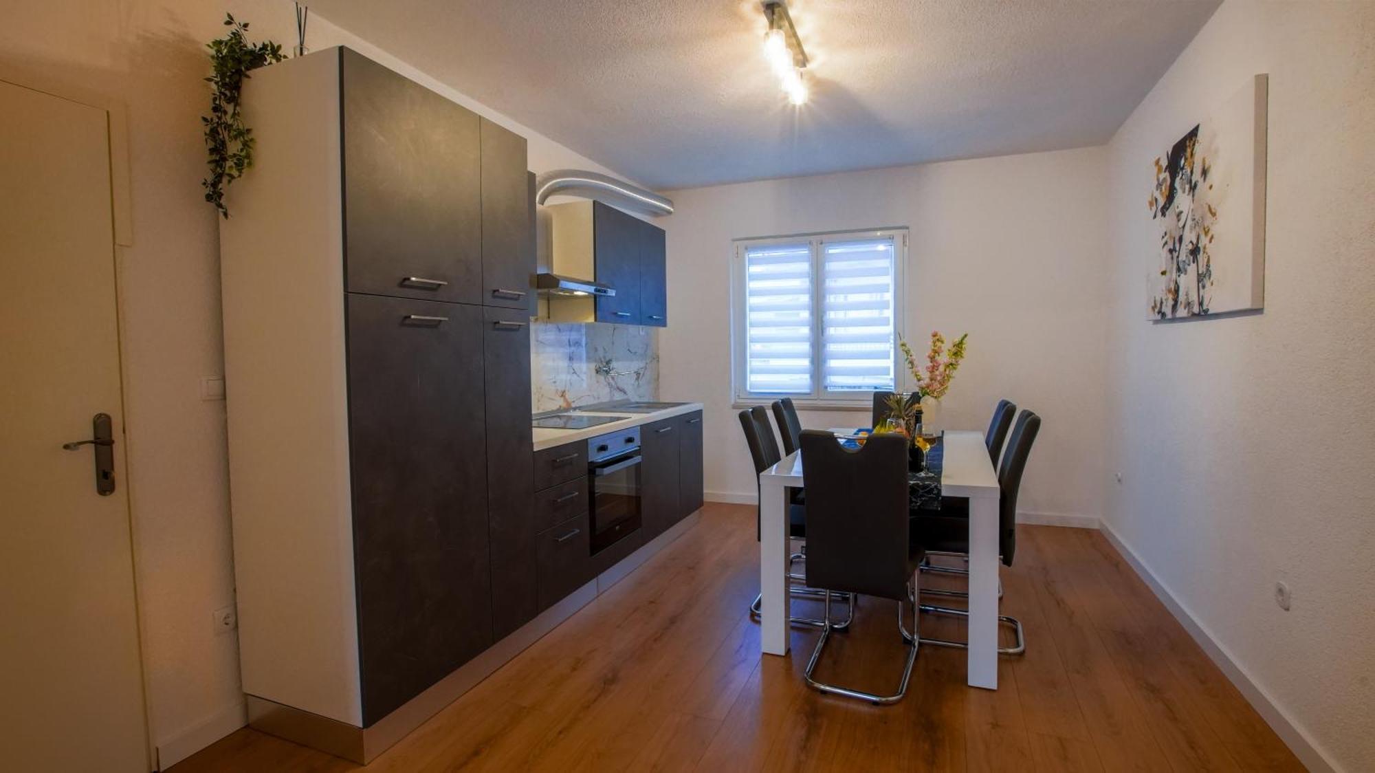 Apartman Mia With Pool1 Split Zewnętrze zdjęcie