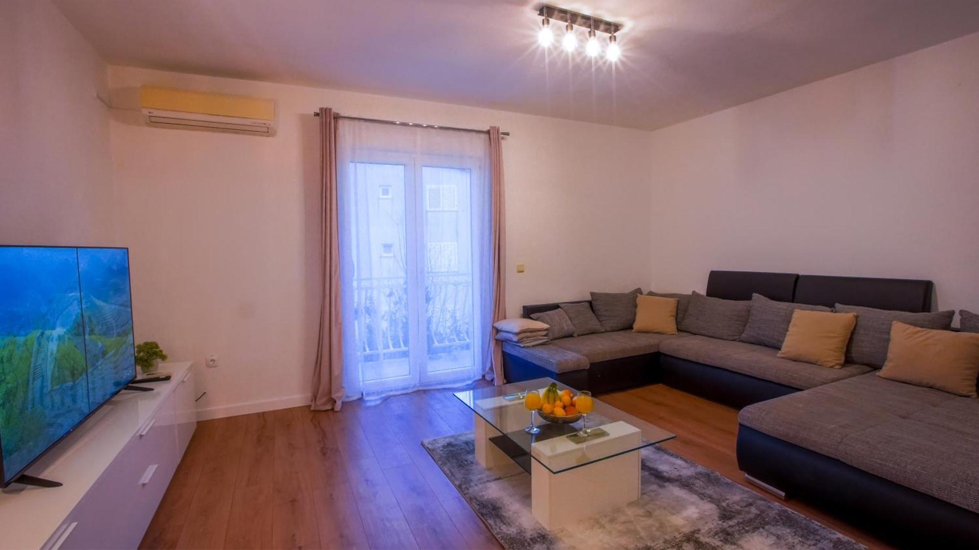 Apartman Mia With Pool1 Split Zewnętrze zdjęcie
